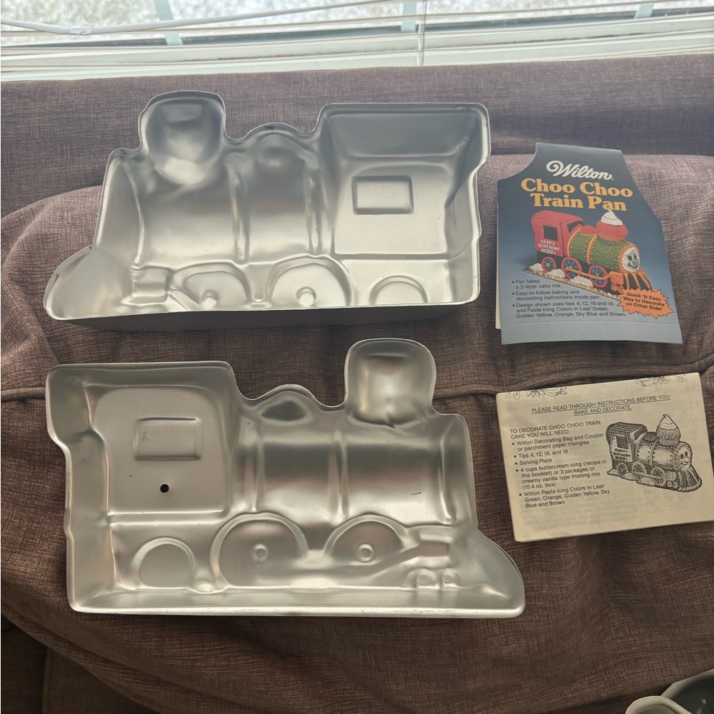 Wilton Silver Choo Choo Train Pan Set